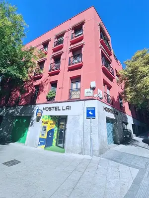 Edificio en el que se encuentra el albergue