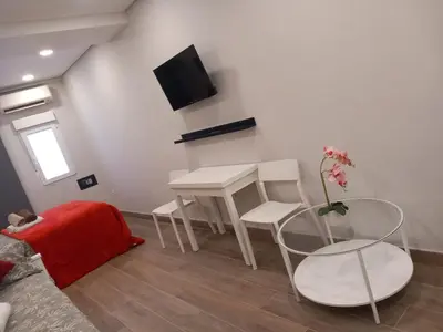 Una televisión o centro de entretenimiento en Plaza Pedro zerolo 1,5