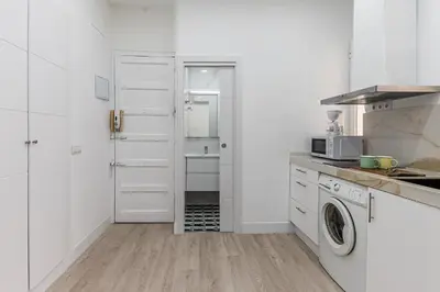 Una cocina o zona de cocina en Waou Argüelles I - Alquiler Corta Duración