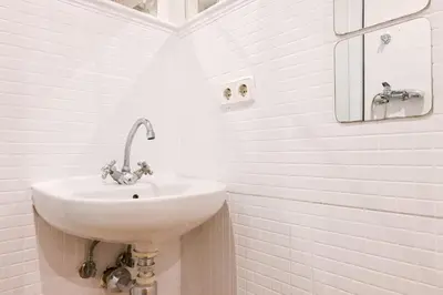 Un baño de For You Rentals Lindo estudio TEMPORAL en barrio Justicia SLO160