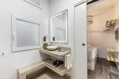 Un baño de Waou Malasaña VI - Alquiler Corta Duración