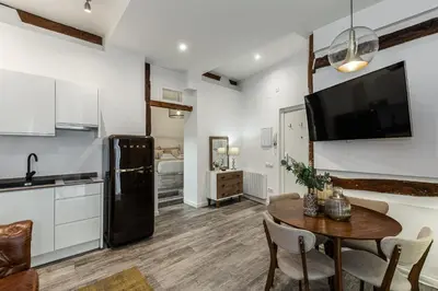 Una cocina o zona de cocina en Waou Malasaña VI - Alquiler Corta Duración