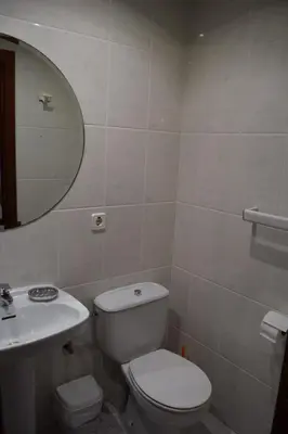 Un baño de Hostal Rofer