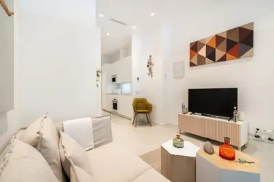 Una televisión o centro de entretenimiento en Flat in Chamberí with direct entrance BG