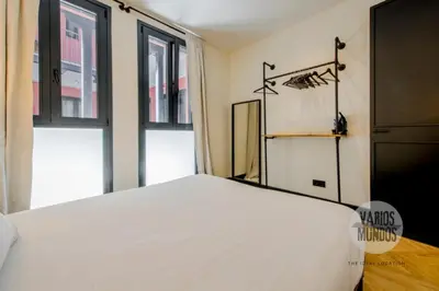 Cama o camas de una habitación en Glamour Madrileño para 6, vive en Calle del Aguila E3
