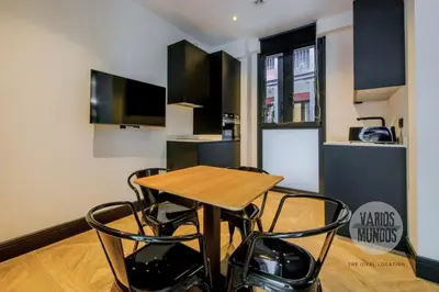Una cocina o zona de cocina en Encanto Madrileño para 2, vive en Calle del Aguila E3