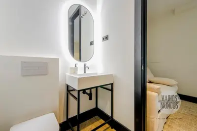 Plano de Encanto Madrileño para 2, vive en Calle del Aguila E3