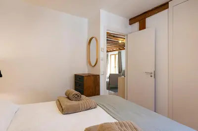 Cama o camas de una habitación en Luminoso y céntrico piso al lado de la Plaza Mayor