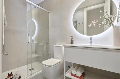 Un baño de Magnifico y recién reformado junto a Gran Vía