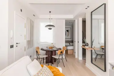 Zona de estar de Chueca IV calle Escorial 2BR 2BH
