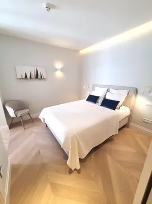 Cama o camas de una habitación en Stunning 8 pax apartment close to Puerta del Sol - Alcalá