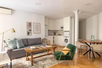 Una cocina o zona de cocina en Cozy apartment in Puerta del Sol - Esparteros