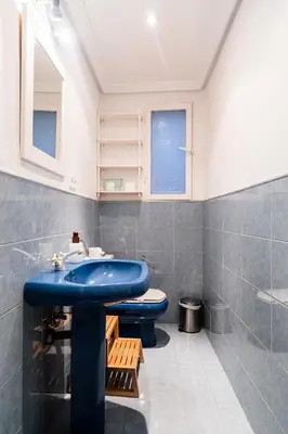 Un baño de Los Preciados de Callao
