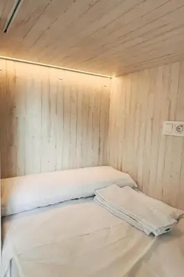 Cama o camas de una habitación en Adventure Hostel Madrid