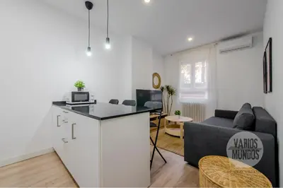 Una cocina o zona de cocina en Confort con parking para 3, vive la Latina