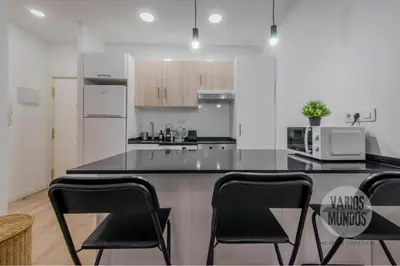 Una cocina o zona de cocina en Confort con parking para 3, vive la Latina