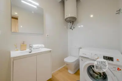 Un baño de Tu ventana a Madrid para 3, conoce Carretas 25