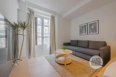 Zona de estar de Tu ventana a Madrid para 3, conoce Carretas 25