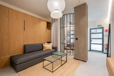 Zona de estar de Dobo Madrid Goya