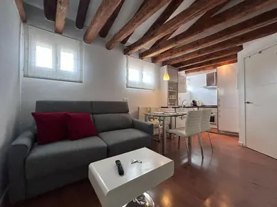 Una cocina o zona de cocina en Emblematic flat in Madrid Central - Arenal