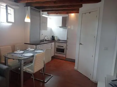Una cocina o zona de cocina en Emblematic flat in Madrid Central - Arenal