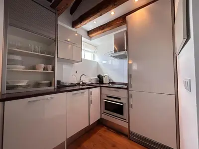 Una cocina o zona de cocina en Emblematic flat in Madrid Central - Arenal