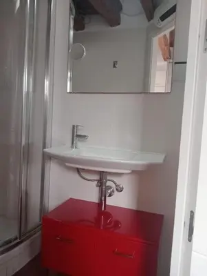 Un baño de Emblematic flat in Madrid Central - Arenal