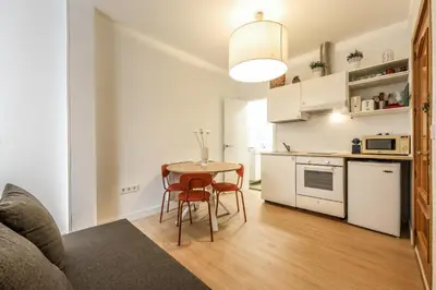 Plano de pequeno apartamento reformado en tirso de molina ALQUILER TEMPORAL