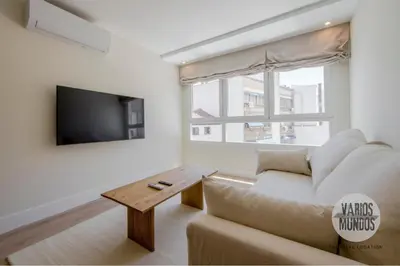 Una televisión o centro de entretenimiento en Tu hogar para 4 en Malasaña, conoce San Bernardo 20