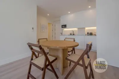 Una cocina o zona de cocina en Tu refugio para 4 en Malasaña, conoce San Bernardo 20