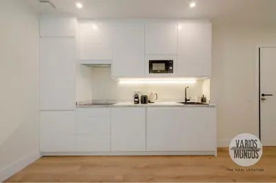 Una cocina o zona de cocina en Tu estancia para 6 en Malasaña conoce San Bernardo 20