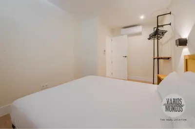 Cama o camas de una habitación en Tu vivienda para 4 en Malasaña San Bernardo 20