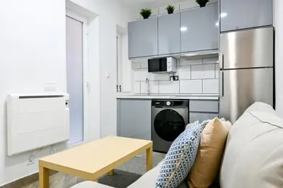 Una cocina o zona de cocina en For You Rentals Coqueto apartamento TEMPORAL de un dormitorio en Madrid ARV400
