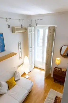 Cama o camas de una habitación en Beautiful apartment in Malasaña for 3 pax - Ferrer