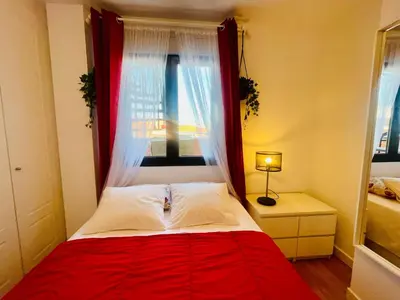 Cama o camas de una habitación en ÁTICO - Barrio SALAMANCA - CERCA A LA PLAZA DE TOROS