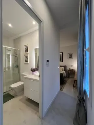 Un baño de Flatiron apartment II