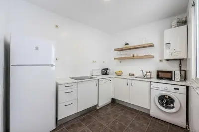 Una cocina o zona de cocina en Apartamento de diseno en Gran Via -No ascensor-