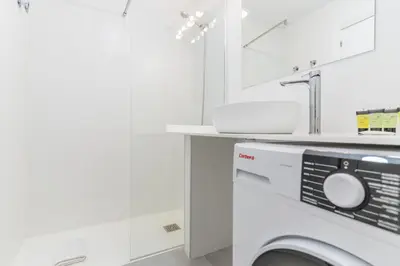Un baño de Cozy and Bright-1Bedroom 1Bathroom-Las Letras
