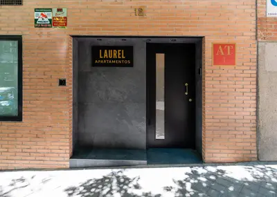 Fachada o entrada de LAUREL-MintyStay Apartments 2