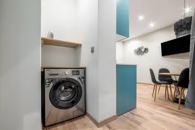 Una cocina o zona de cocina en Modern Refurbished-1Bedroom 1Bathroom-Justicia