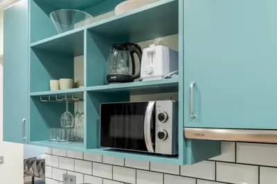 Una cocina o zona de cocina en Modern Refurbished-1Bedroom 1Bathroom-Justicia