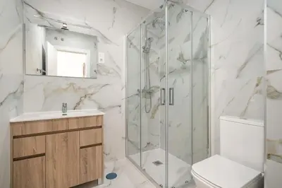 Un baño de Fantastic studio in Madrid LEY3