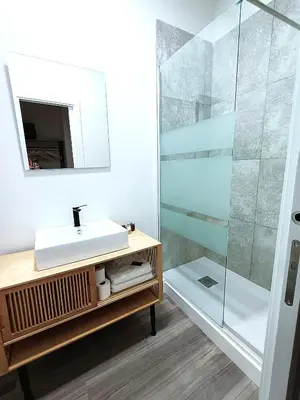 Un baño de Madrid Suites