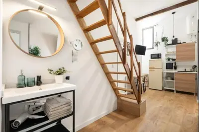 Una cocina o zona de cocina en Estudio privado y tranquilo Plaza de España