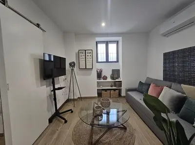 Una televisión o centro de entretenimiento en The Gabriels Chamberí