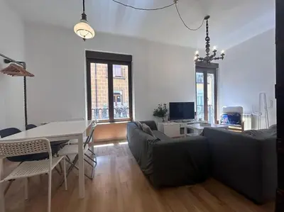 Una televisión o centro de entretenimiento en Stunning apartment for 7 pax - CvB