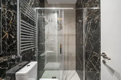 Un baño de Salamanca II 2BR 2BH