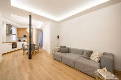 Una cocina o zona de cocina en Salamanca II 2BR 2BH