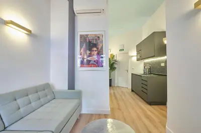 Una cocina o zona de cocina en ººRS CityCentre DownTown WiFi AC SmartTVºº