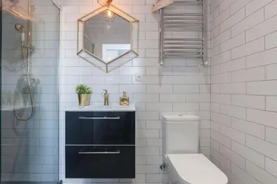 Un baño de ººººPS New Atocha City Centre WiFi AC SmartTVºººº